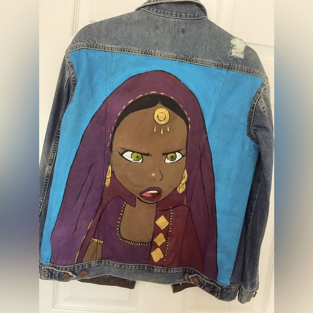 Unique hand drawn . Machine washable. S/M